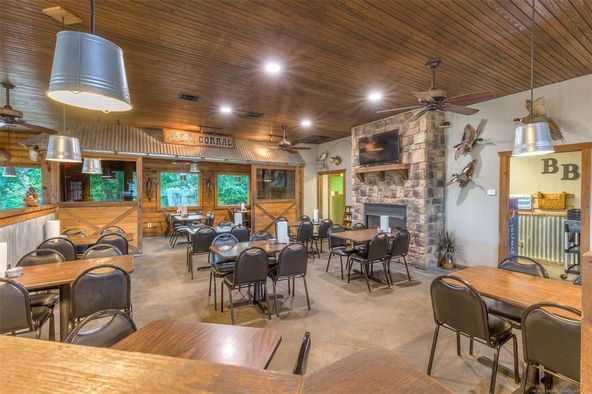 Runts BBQ: 1105 W Cherokee St, Wagoner, OK 74467
